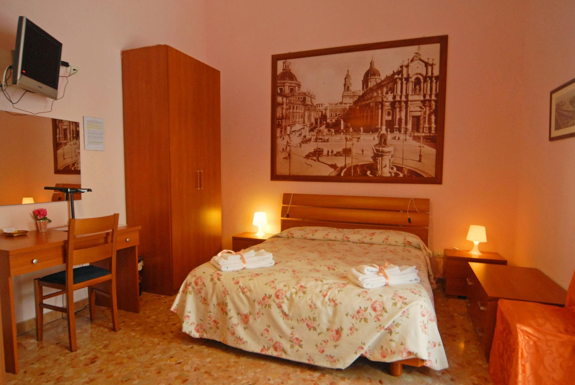 Picone Bed&Breakfast คาตาเนีย ภายนอก รูปภาพ